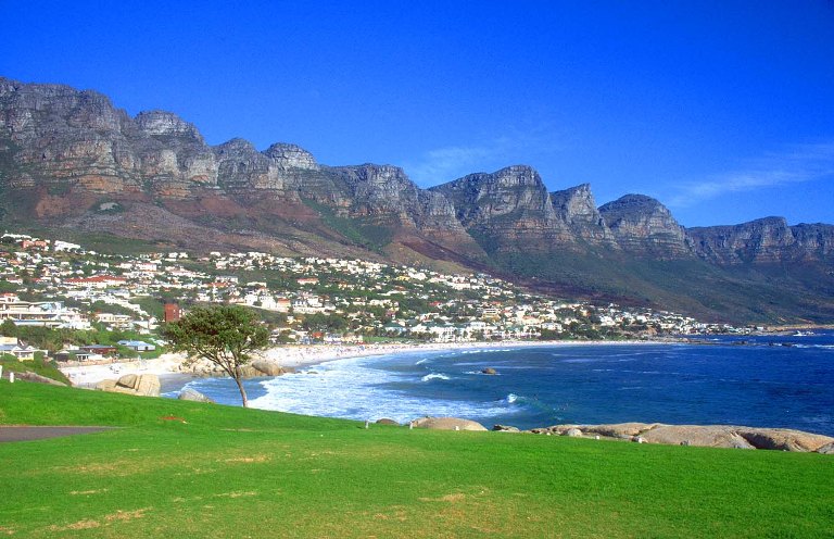Camps_bay_Cape_Town