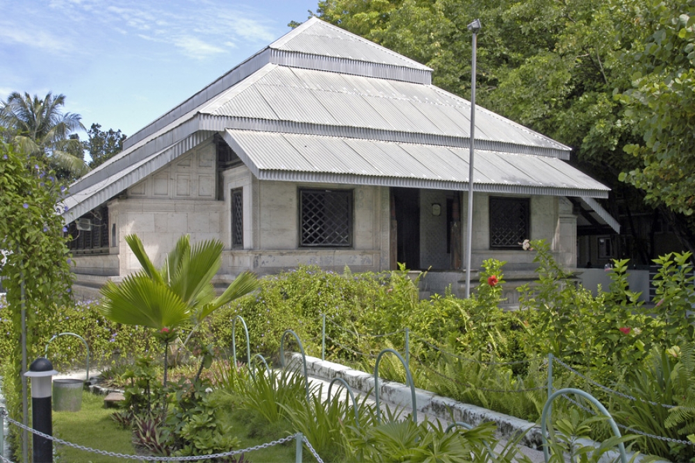 Hukuru Miskiiy is the name of the old Friday mosque 