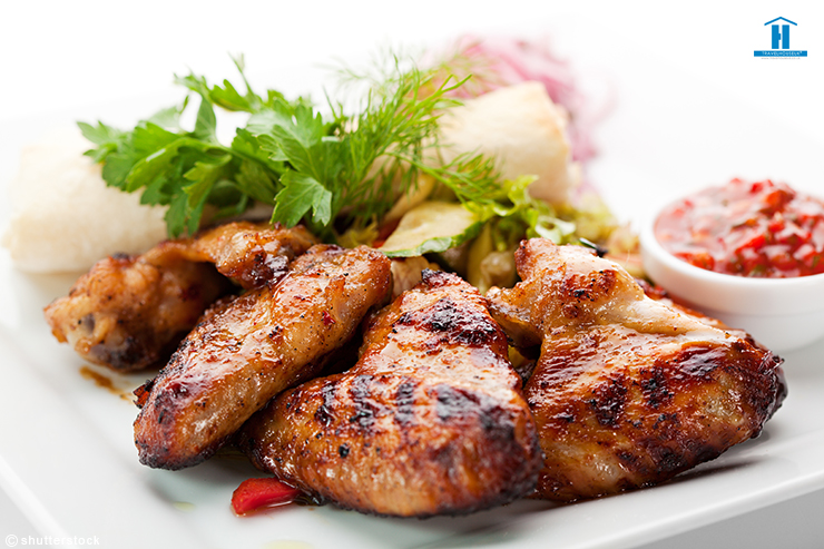 Thai Grilled Chicken Wings with Red Spicy Sauce